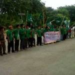 GP Ansor Sumenep saat melakukan aksi damai di barat Taman Adipura Sumenep. foto: rahmatullah/ BANGSAONLINE