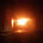 Kondisi gudang sol sepatu di Pergudangan Maico 7, Jalan Raya Jimbaran Wetan, Kecamatan Wonoayu, Sidoarjo, saat terbakar.