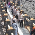 Kapolres Probolinggo, AKBP M. Wahyudin Latif, saat meninjau obyek wisata Gunung Bromo.