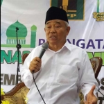 Dr. KH. Asep Saifuddin Chalim, MA saat memberikan taushiyah dalam Peringatan Maulid Nabi Muhammad SAW di lapangan Mulyorejo Surabaya, Ahad (1/12/2018). foto: bangsaonline.com