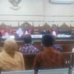 Suasana sidang dugaan tindak pidana korupsi yang melibatkan pimpinan Komisi B DPRD Jatim di Pengadilan Tipikor Surabaya.