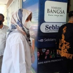 Ipuk Fiestiandani saat tiba di kantor Biro HARIAN BANGSA Banyuwangi.