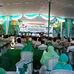 Moh. Qosim saat memberikan sambutan di hadapan ratusan kiai dan bu nyai di Gresik Selatan. foto: ist.