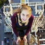 Xenia Ignatyeva berfoto serfie di puncak ketinggian gedung. Dia akhirnya tewas setelah tersengat aliran listrik dari kabel yang ada di dekatnya. foto:repro dw.de