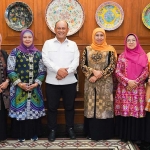 Pimpinan Pusat Muslimat NU saat bertemu Kepala Badan Gizi Nasional (BGN), Prof. Dadan Hindayana, di Jakarta.