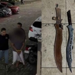 Pelaku S (45) beserta barang bukti parang diamankan di Mapolres Gresik. (Ist)