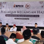 Anggota Komisi VIII DPR RI dari Fraksi PKB, KH. An’im Falachuddin Mahrus, (pegang mik) saat menyampaikan paparan. Foto: Muji Harjita/BANGSAONLINE