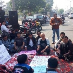 Aksi wartawan Pasuruan menolak kekerasan.