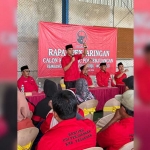 Sekretaris DPC PDIP Kabupaten Pasuruan, Muhammad Zaini, saat memberi arahan.