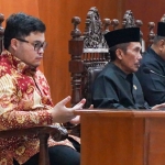 Bupati Kediri Hanindhito Hinawan Pramana (kiri) bersama Pimpinan DPRD Kabupaten Kediri.