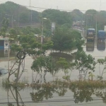 Banjir yang merendam jalan raya Porong, pada September 2017 lalu. foto ist