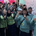 Gus Yusuf (nomor 3 dari kanan) bersama anggota DPRD Jawa Timur dari PAN, Abdullah Abu Bakar, dan pasangan calon wali kota dan wakil wali kota nomor urut 2, Ferry Silviana Feronica dan Regina Nadya Suwono. Foto: Ist