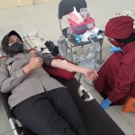 Ratna Quratul Aini, Serdik Sespimen angkatan 61 tahun 2021 saat mengikuti baksos donor darah.