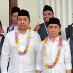 Gus Bara dan Rizal bersama tim pemenangan saat menyampaikan rekapitulasi suara berdasarkan C1.