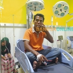 Korban penganiayaan berinisial MR saat menjalani perawatan di RSUD Sampang. Foto: MUTAMMIM/BANGSAONLINE
