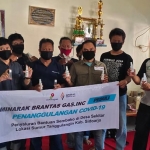 Pemberian bantuan dari Minarak Brantas Gas kepada wartawan yang dilaksanakan di Balai Wartawan Sidoarjo.