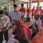 Vaksinasi massal 1.000 dosis diselenggarakan PKS Jatim di Convention Hall, Surabaya.