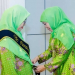 Ketua Umum Dewan Pembina PP Muslimat NU, Khofifah Indar Parawansa, saat pengukuhan.