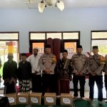 Kegiatan kegiatan Jumat Curhat Polres Mojokerto Kota di Balai Desa Bandung, Kecamatan Gedeg, Kabupaten Mojokerto , Jumat (20/09/2024).