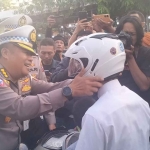 Kampanye keselamatan berlalu lintas yang dilakukan Jasa Raharja dan Korlantas Polri di Surabaya. Foto: Ist