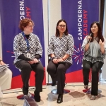 Salah satu orang tua siswa, Vania Gunawan, saat menceritakan pengalaman menyekolahkan anaknya di Sampoerna Academy.