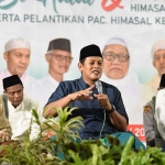 Wali Kota Kediri, Abdullah Abu Bakar, saat memberi sambutan di acara halal bihalal Himpunan Alumni Santri Pondok Pesantren Lirboyo Kota dan Kabupaten Kediri. Foto: Ist