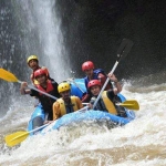 Rafting Sungai Pekalen di Probolinggo menjadi salah satu tempat arung jeram  terbaik di Jawa Tmur.