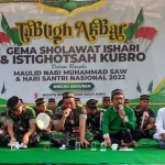 Grup Banjari Granat Cakti Gupusjat-2 tampil di peringatan Hari Santri di makam Aulia Sono, Buduran, Minggu (23/10/2022). foto ist