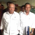 Menteri PUPR Basuki Hadimuljono saat meninggalkan Gedung KPK, Kamis (21/4). Basuki diperiksa hampir 6 jam sebagai saksi Damayanti.