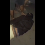 Tangkapan layar video amatir saat maling motor di Sukorejo jadi bulan-bulanan massa