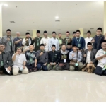 Para pengurus PCI Luar Negeri foto bersama usai acara pemaparan visi kandidat ketua umum PBNU di Unila Bandar Lampung, Selasa (21/12/2021). Foto: ist