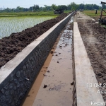 Proyek saluran jaringan irigasi di Desa Sedarum Kecamatan Nguling, Kabupaten Pasuruan.