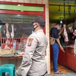 Operasi yustisi intens dilakukan petugas gabungan Satpol PP, Polri, dan TNI di Kabupaten Blitar. (foto: ist)