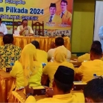 Pasangan Yani-Alif saat konsolidasi dengan pengurus Golkar. Foto: SYUHUD/ BANGSAONLINE.com