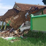 Gazebo PAUD Tunas Bangsa di Desa Ngoran, Nglegok, Kabupaten Blitar yang ambruk.