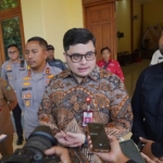 Bupati Kediri Hanindito Himawan Pramana