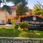 Kantor KPU Kota Batu di Jalan Raya Tlekung, Kecamatan Junrejo, Kota Batu.