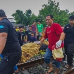 Evakuasi korban tabrakan KA dari TKP