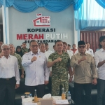 Sekda Achmad Washil Miftahul Rachman, didampingi Kades Pandanan Suryadi dan pejabat Forkopimda saat ikuti launching KDKMP. foto: ist