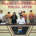 Konferensi pers Polda Jatim terkait insiden carok di Sampang yang menewaskan Jimmy Sugito