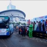 MUDIK. Pakde Karwo dasn Kapolda Unggung Cahyono memberangkatkan mudik gratis. Foto : nisa/bangsaonline