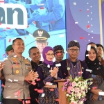 Vinanda-Gus Qowim bersama Forkopimda Kota Kediri saat launching program unggulan. Foto: Ist