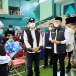 Vaksinasi hari ini ditinjau Gubernur Jawa Timur, Khofifah Indar Parawansa beserta Wali Kota Surabaya Eri Cahyadi didampingi Rektor UINSA Prof Masdar Hilmy, Rabu (4/8/21).