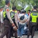 Tangkapan layar perkelahian antarpelajar di Surabaya.