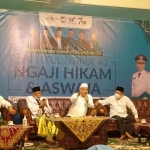 Prof Dr KH Asep Saifuddin Chalim, MA, saat memimpin acara Lailatul Ijtima’ dan pengajian Al-Hikam serta Ahalussunnah Wal Jamaah (Aswaja) di Guest House IKHAC Pacet Mojokerto, Kamis (17/3/2022). Foto: MMA/bangsaonline.com