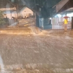 Ruas Jalan Semeru yang terendam banjir.