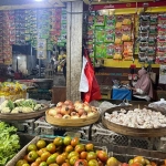 Salah satu pedagang di Pasar Baru Tuban. Foto: Bangsaonline.