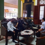 H. Syafiuddin bersama Ketua dan Anggota Komisi V DPR RI saat kunjungan spesifik di Kabupaten Bondowoso, Kamis (15/10/2020).