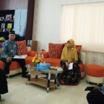 Suasana diskusi Tim Riset dengan Kepala SMA Muhammadiyah 1 Taman Sidoarjo.