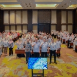 Wabup Gresik Asluchul Alif didampingin Kepala BPPKAD Andhy Hendro Wijaya bersama para kades saat capacity building  peningkatan pendapatan daerah. FOTO: ist.